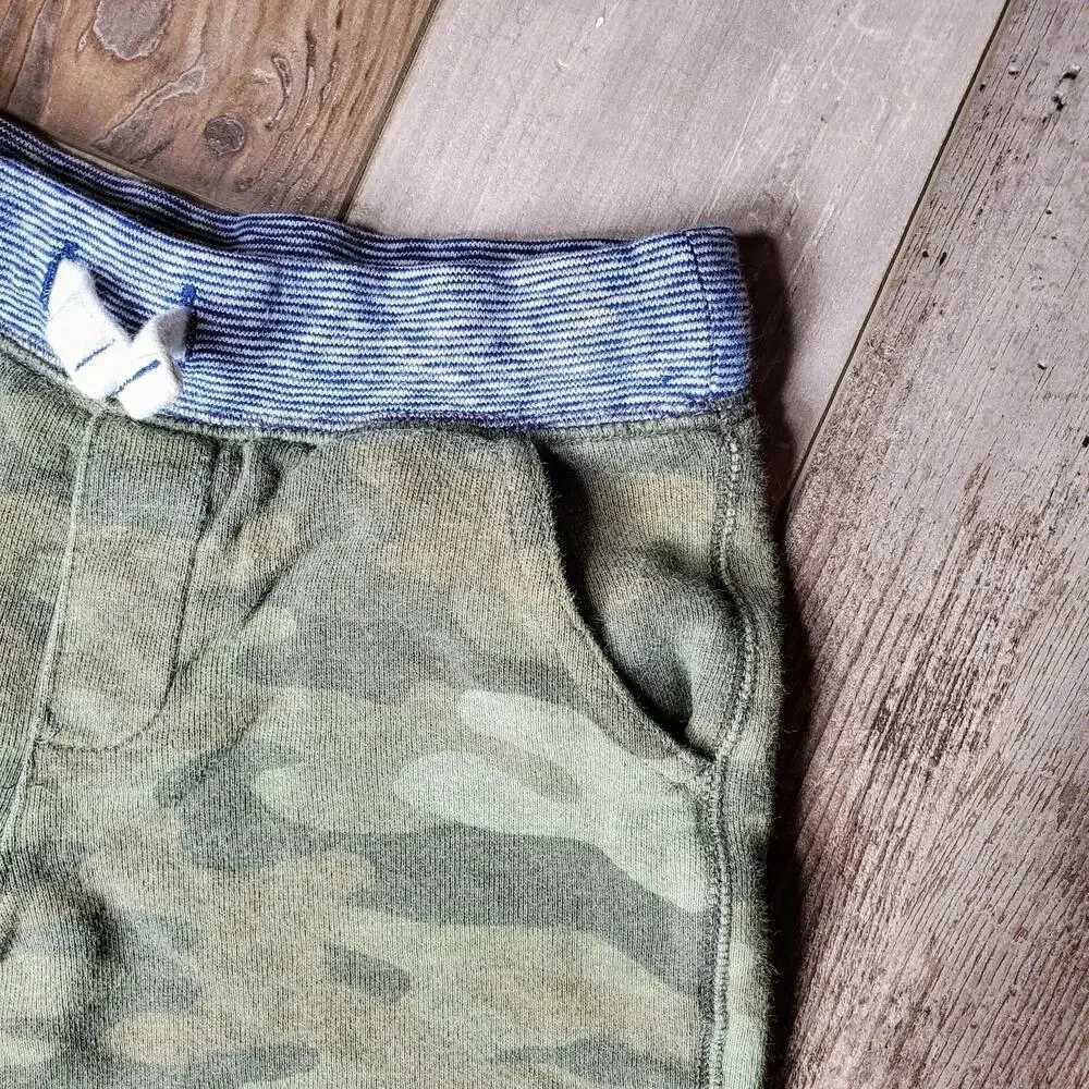 Carter's KID Size 6/6A Boys Green Camo Sweatshorts Casual Shorts 100% Cotton